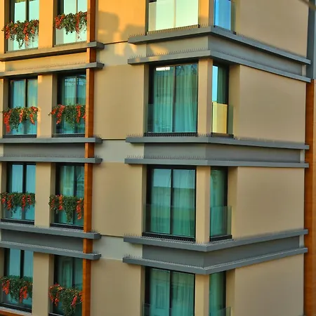 Hotel In The Middle Antália