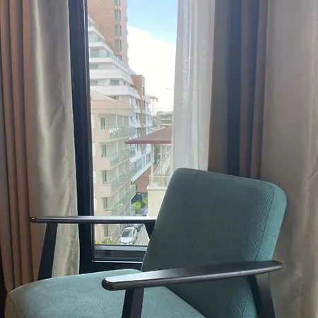 In The Middle Hotell