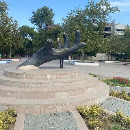 Hotell In The Middle 3*