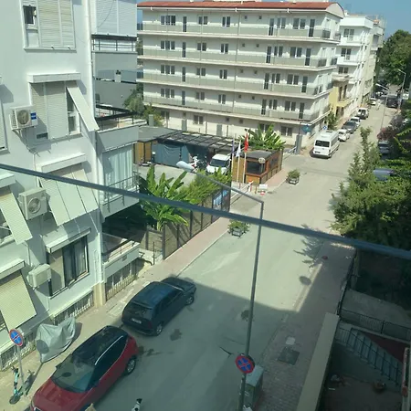 In The Middle Szálloda 3*