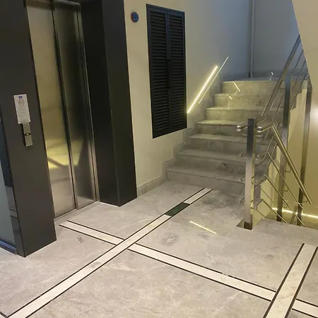 Szálloda In The Middle 3*