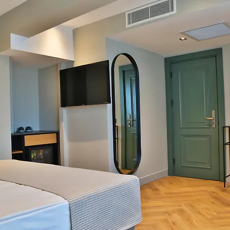 In The Middle Szálloda Antalya