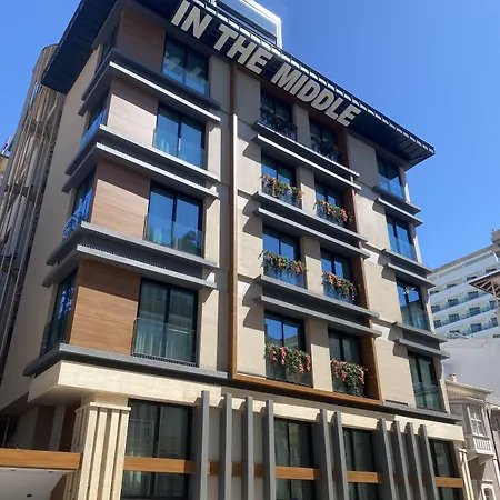 In The Middle 3* Αττάλεια
