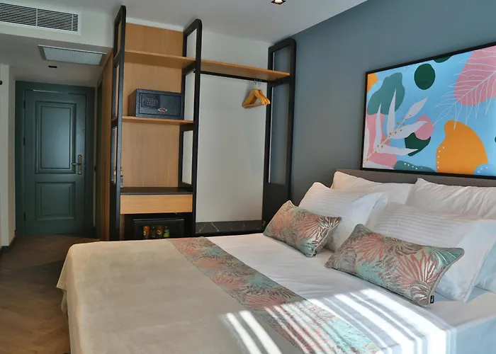 In The Middle Antalia