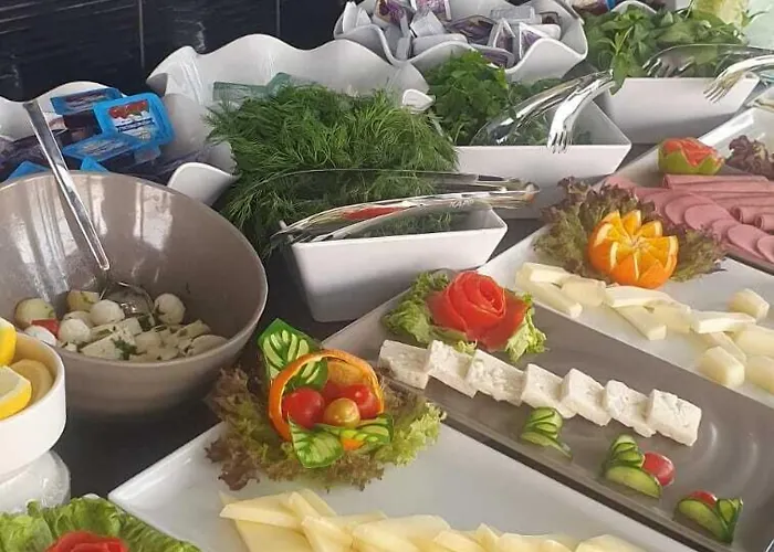 In The Middle Hotel 3*