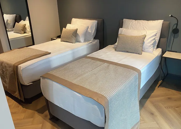 In The Middle Szálloda 3*