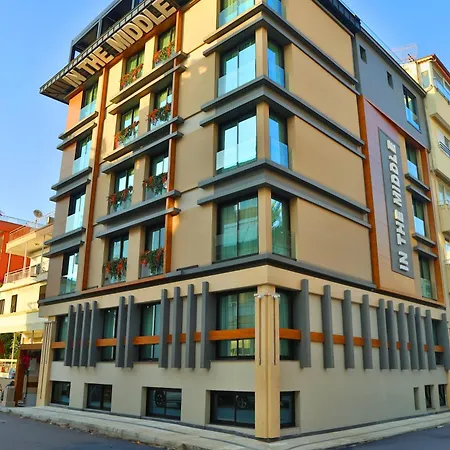 Hotel In The Middle